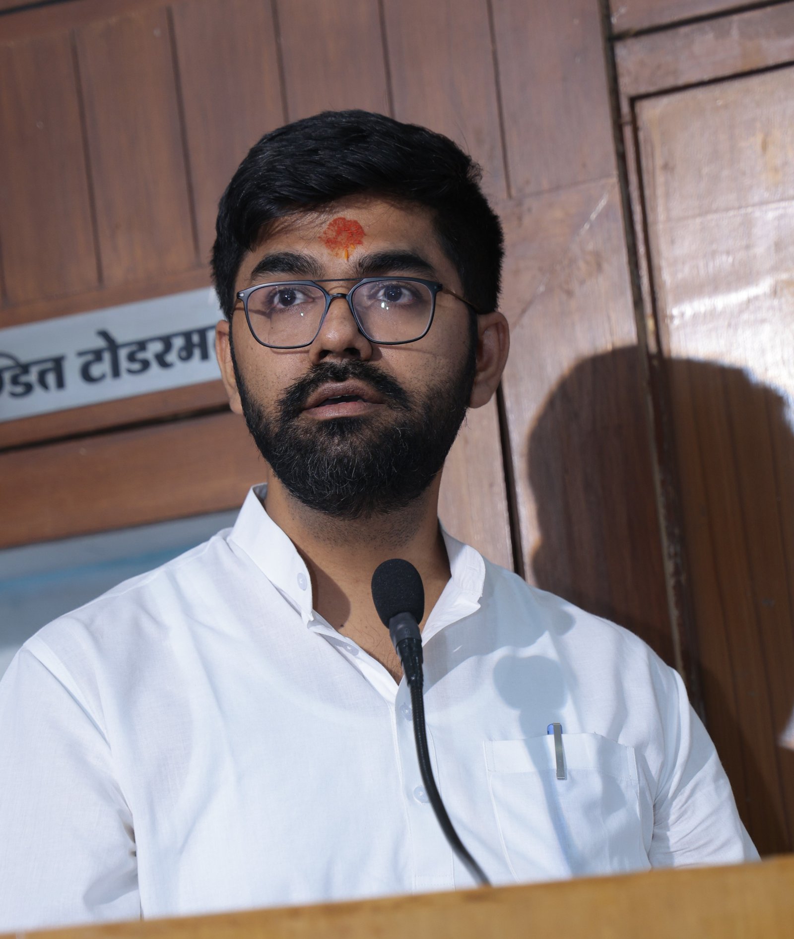 अनुभव वार्ष्णेय — Anubhav Varshney